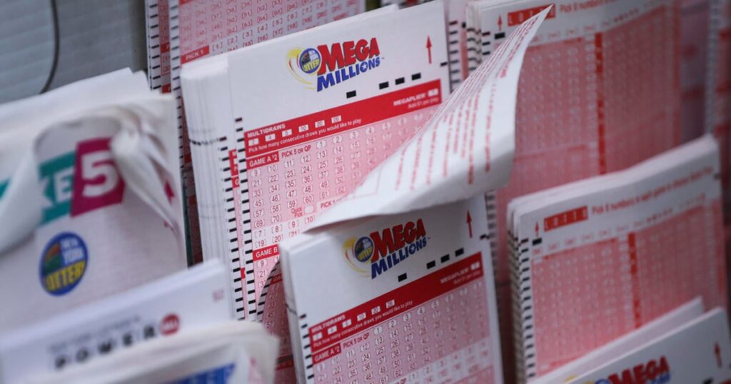 Mega-Millions-jackpot-nears-1-billion-for-Christmas-Eve-lottery.jpg