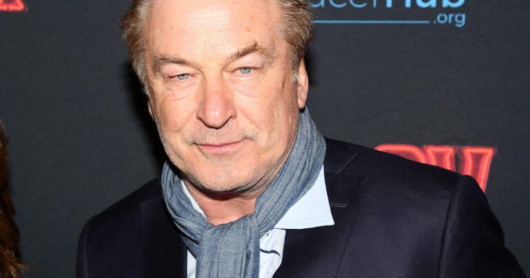 Prosecutor-drops-appeal-to-reinstate-charges-against-Alec-Baldwin-in.jpg