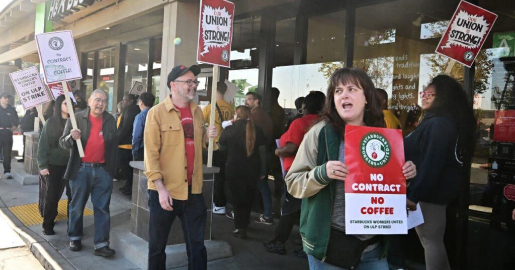 Starbucks-strike-to-expand-to-more-than-300-stores-union.jpg